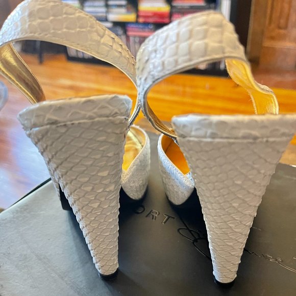 REPORT SIGNATURE WHITE FAUX SNAKE PEEP TOE PLATFORMS SIZE 8 - Picture 4 of 6